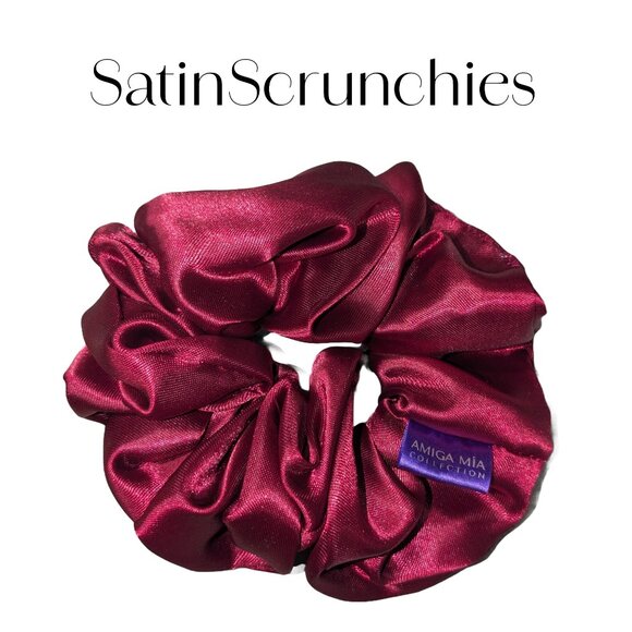 Amiga Mia large satin scrunchie in red hand crafted - Picture 1 of 4